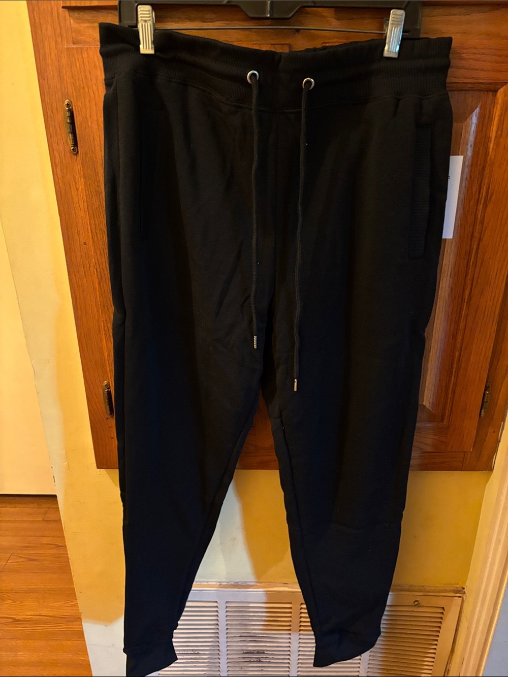 Men's Black Tapered Drawstring Joggers Size XL. New with Tags. Black